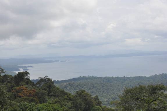 A represa de Brokopondo, ao lado da Reserva Natural de Brownsberg, no Suriname
